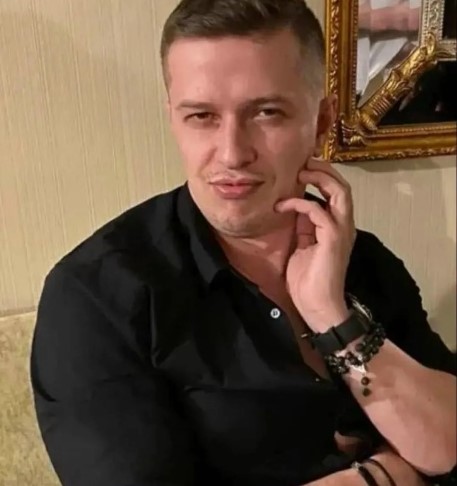 Ориентировка на Владимира Петровича Пузырева, разыскиваемого в Новосибирске за преступление против половой неприкосновенности малолетней.