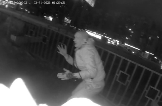 Сотрудники АБ Гвардия и скорая помощь на Вокзальной магистрали в Новосибирске 2 апреля 2026