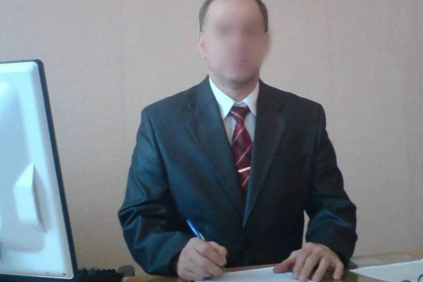 Зал заседаний Пятого апелляционного суда общей юрисдикции в Новосибирске, где на экранах видеоконференцсвязи транслируются осужденные, находящиеся в следственном изоляторе.