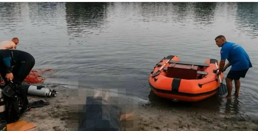 Водолазная группа спасательной службы МАСС на берегу Юго-Западного котлована в Новосибирске