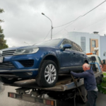 Судебные приставы Новосибирска проводят эвакуацию автомобиля должника