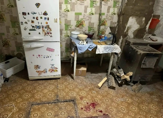 Служебная собака с полицейским кинологом на месте преступления в Татарске