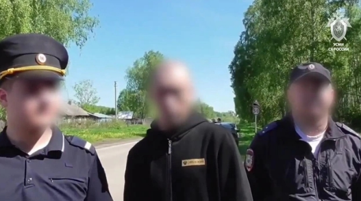 Оперативная съемка следственного эксперимента на месте сокрытия тела в лесу